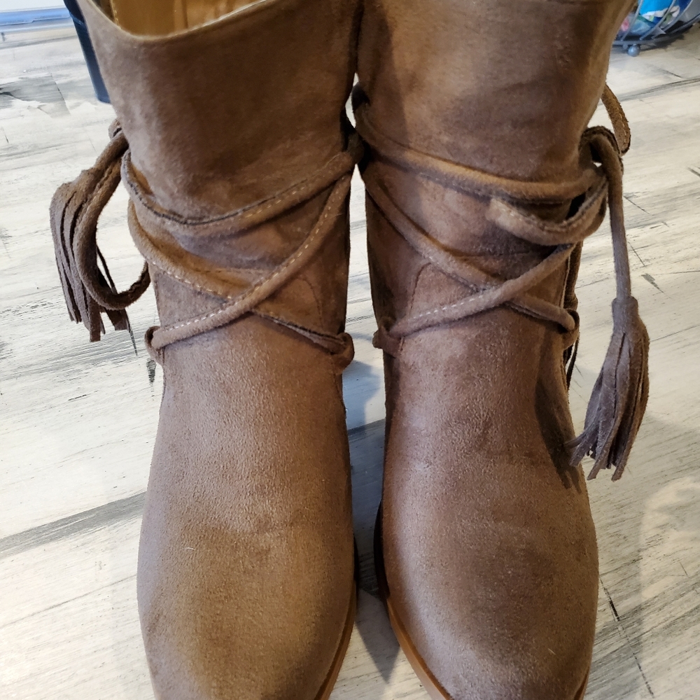 (NEW) Women's Tassel Kimberly Bootie